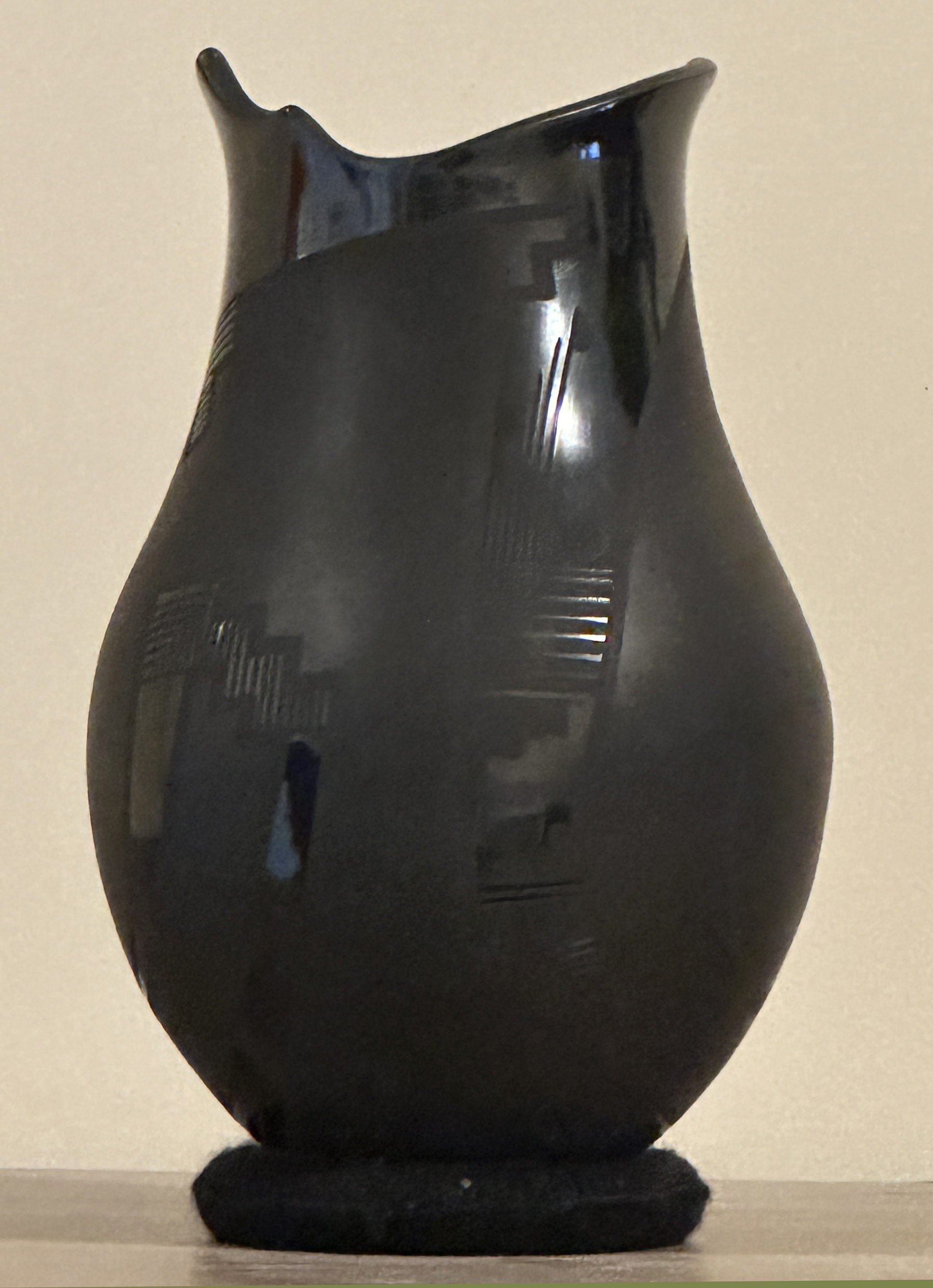 black vase.jpg